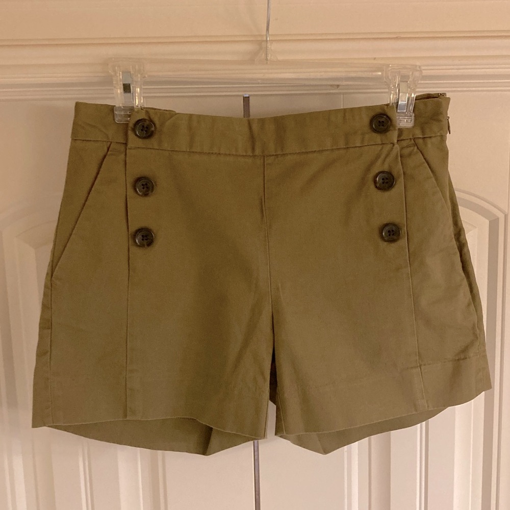 Banana Republic shorts, army green, 6 button front detail, side zipper